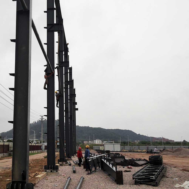 Construction à ossature d'acier
