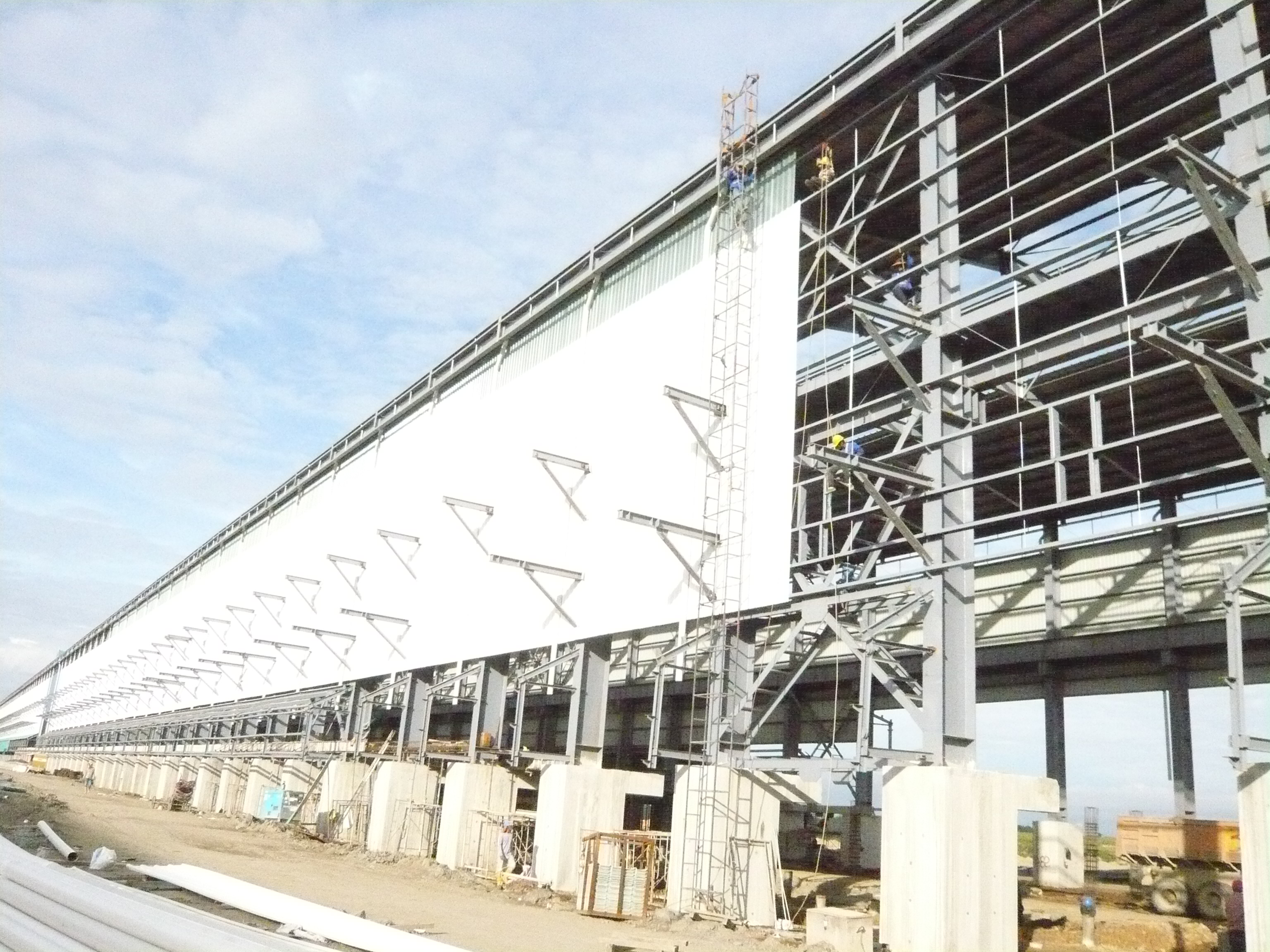 Bâtiment commercial en acier