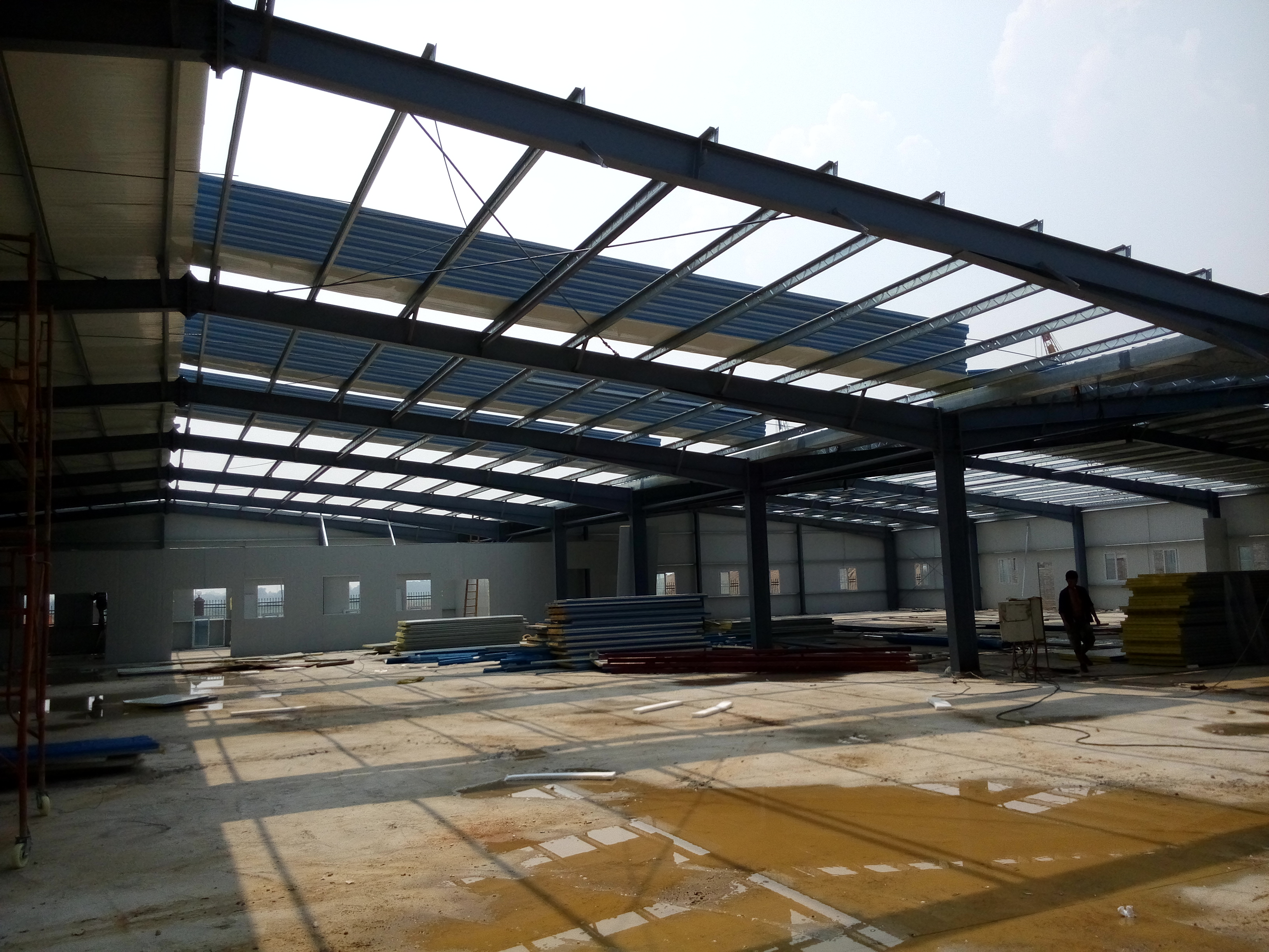 Qu'est-ce qu'un bâtiment d'usine à structure métallique ?